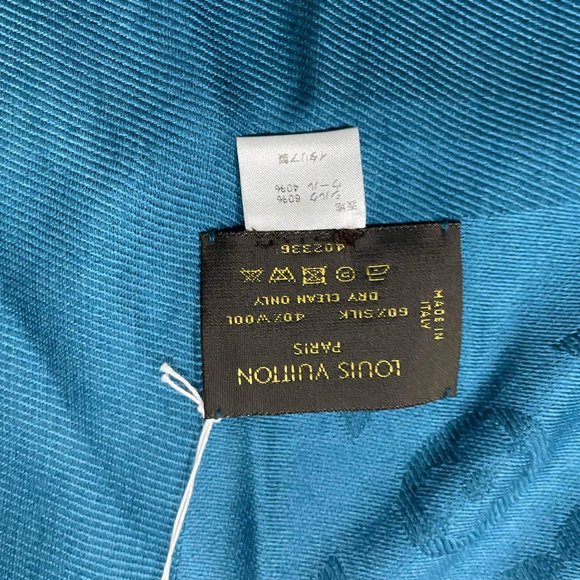 Louis Vuitton Monogram Scarf - Picture 4 of 5